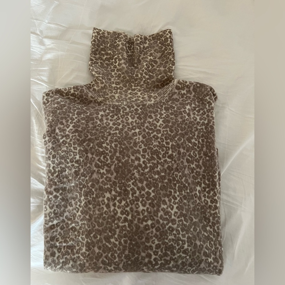 J. McLaughlin Cashmere Animal Print Poncho in Gray and Cream - Picture 3 of 6